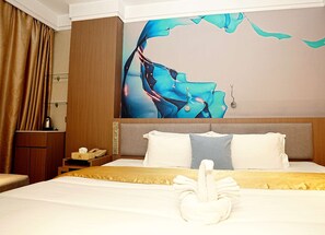Premium bedding, down duvets, in-room safe, individually decorated - Pristinehotel (Manila)
