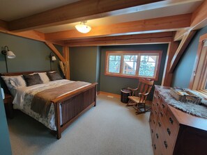 3 bedrooms, desk, travel crib, free WiFi