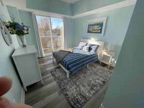 2 bedrooms, in-room safe, iron/ironing board, free WiFi