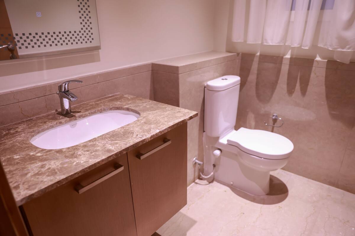 Luxury Apartment | Bathroom
