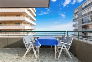 Outdoor dining - Cozy Beachfront Apartment by Costarentals - Ref 25 (Fuengirola)