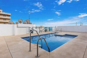 Pool - Cozy Beachfront Apartment by Costarentals - Ref 25 (Fuengirola)