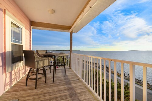 * King bed * Gulf view * Sunsets * Waterfront