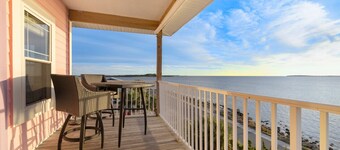 * King bed * Gulf view * Sunsets * Waterfront