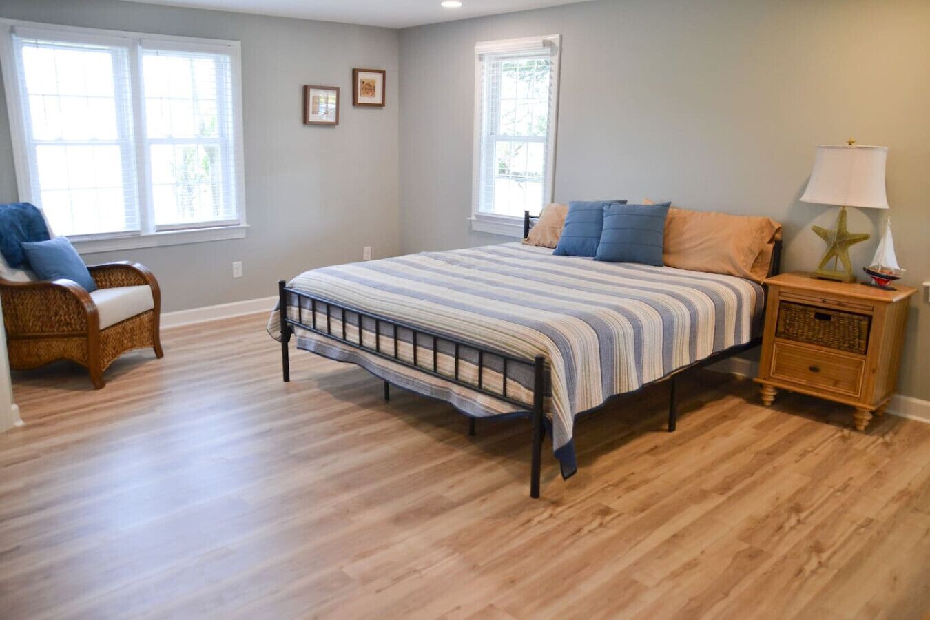 4 Schlafzimmer, Schreibtisch, Reisekinderbett, WLAN