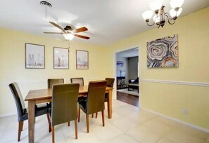Dining - Spacious Two Bedroom Home Close to Downtown (Austin)