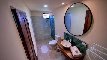 Toallas, jabón, papel de baño