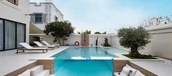 Modern Villa , 5 BR+ Private Pool+BBQ & maid