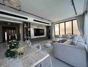 Living area - Modern Villa , 5 BR+ Private Pool+BBQ & maid (Dubai)