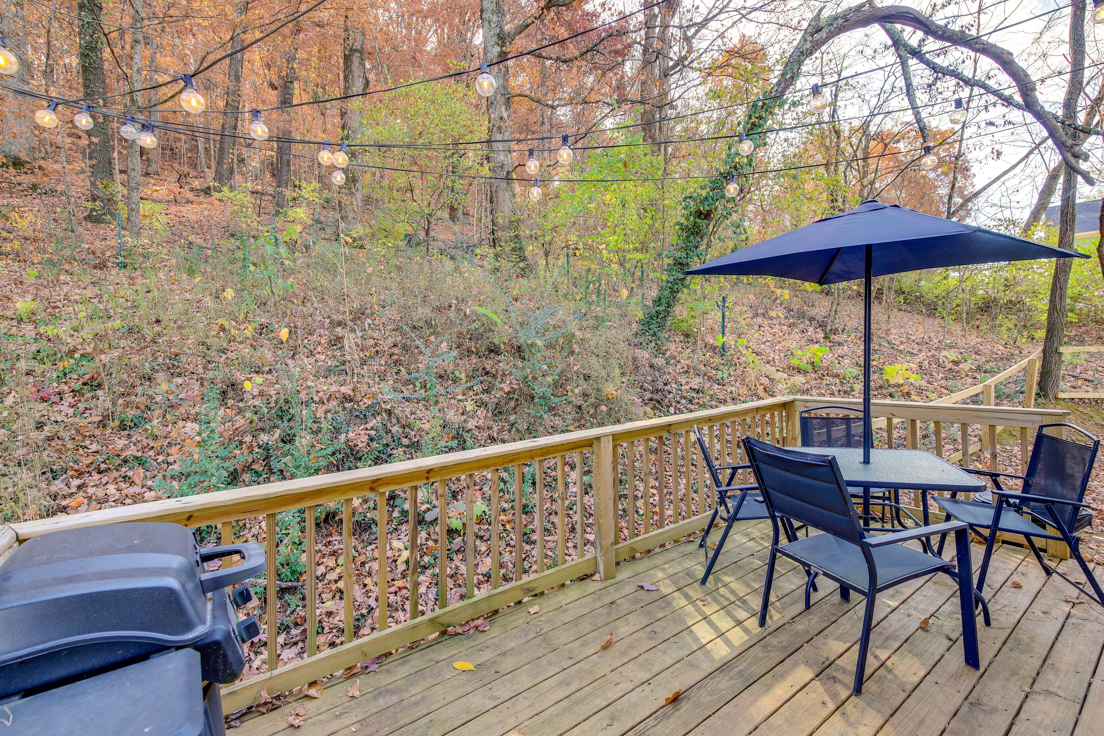 Knoxville Cottage w/ Fenced Yard, Pet Friendly!