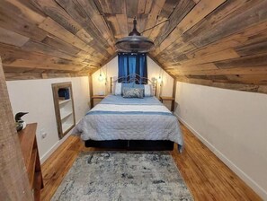 1 soverom, safe på rommet, skrivebord og wi-fi