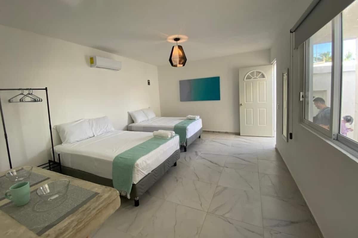 Camera familiare | 1 camera, biancheria da letto ipoallergenica, copriletto in piuma
