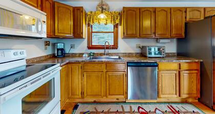 Serene dog-friendly nature retreat with large deck - near skiing, hiking & golf