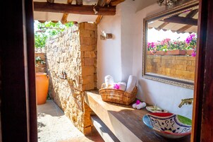 Superior Triple Room | Bathroom | Hair dryer