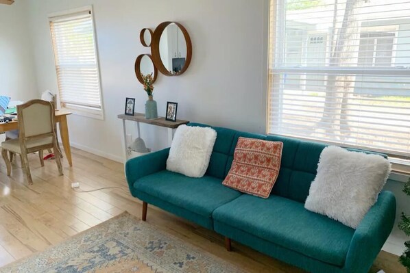 Living area - Santa & your Family coming to town? Book a 3-1! (Austin)