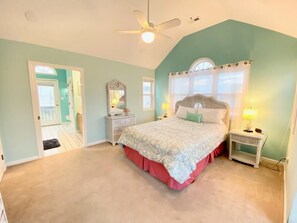 3 bedrooms, iron/ironing board, travel crib, free WiFi - BEACH PLEASE! Amazing Ocean and Sound Views with Easy Beach Access! Pet Friendly (North Topsail Beach)
