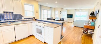 BEACH PLEASE! Amazing Ocean and Sound Views with Easy Beach Access! Pet Friendly