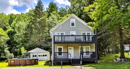Catskill House near downtown /w Hot tub, Sauna, Game room, Pool, Near Ski resort