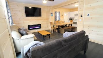 Smart TV, fireplace