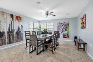Dining - Huge Home Close to DT, Airport, Rainey (Austin)