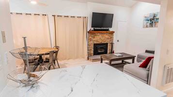 Smart TV, fireplace