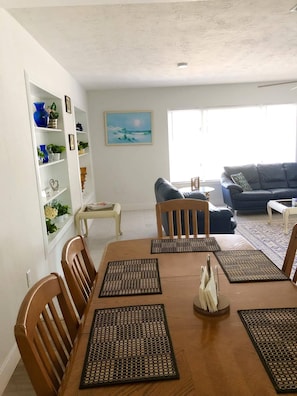 Interior - Pool home in Sarasota, Florida. Short drive to Siesta Key beach (Sarasota)