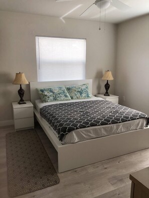 3 soverom, strykejern/-brett, wi-fi og sengetøy