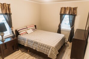5 dormitorios, tabla de planchar con plancha, wifi gratis y ropa de cama
