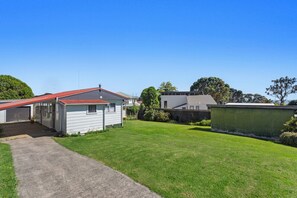 Exterior - Back to the Beach Bach- Whole House- 4 guests- One price (Waiotahe)