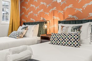 2 bedrooms, travel cot, free WiFi, bed sheets - Charming Historic Gem Heart of Philly 2B (Philadelphia)