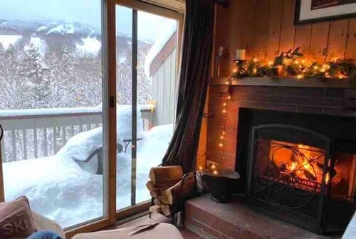 MOUNT SNOW CHALET/LOFT CONDO