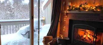 MOUNT SNOW CHALET/LOFT CONDO