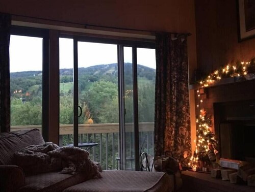 MOUNT SNOW CHALET/LOFT CONDO