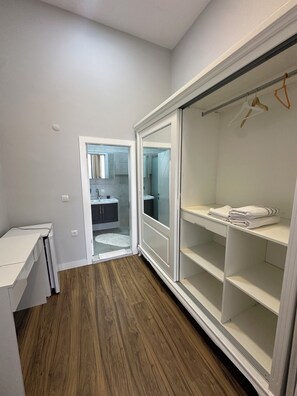 Wardrobe - Mila Villa Foçaköy (Foça)