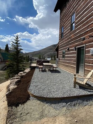 Outdoor dining - Spellbound Cottage (Crested Butte)