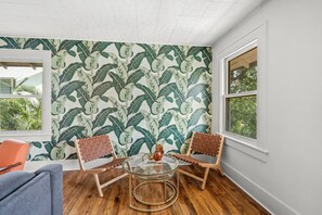 Interior - Julia Place-Walk downtown from old Florida glam! (Sarasota)