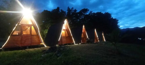 Alquiler Cabañas Alpinas EN Villeta Cundinamarca Colombia