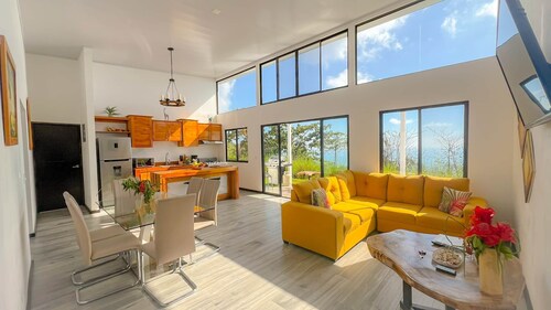 4bdr House in Uvita LORO | Panoramic Ocean Views