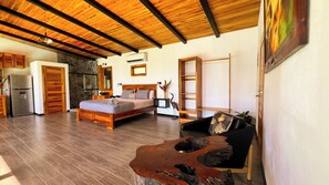 1 soverom, skrivebord, wi-fi og sengetøy