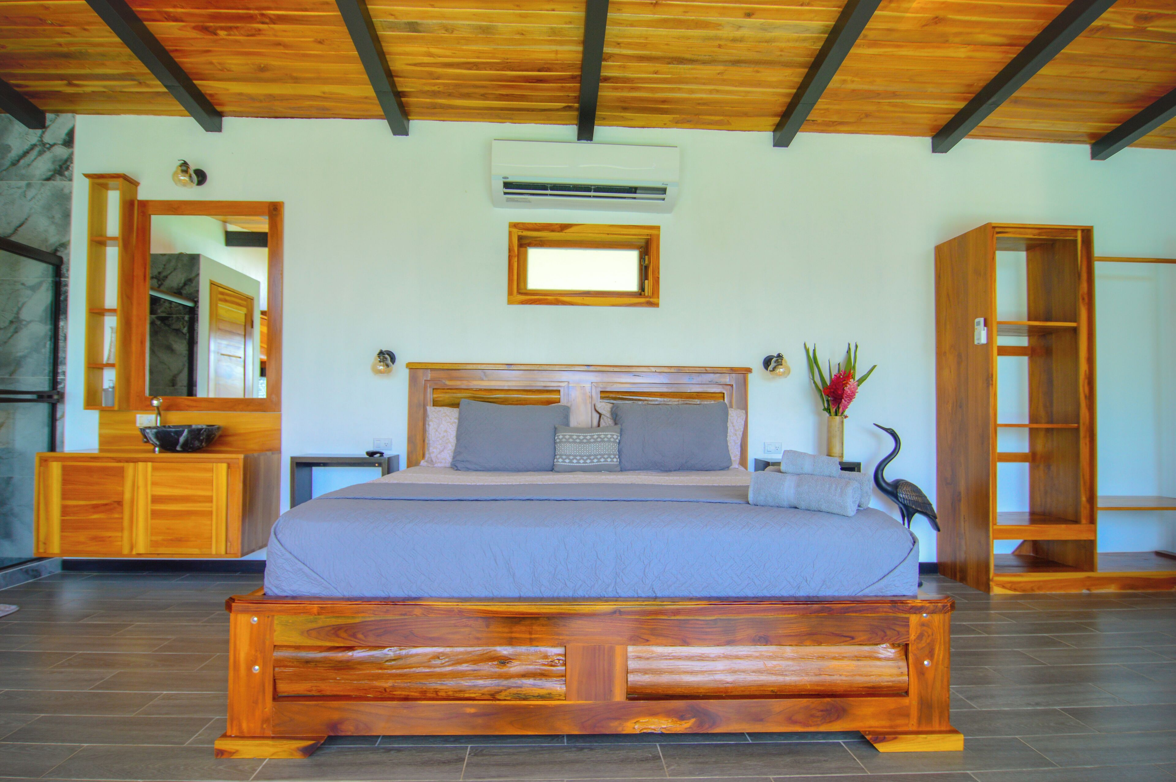 1 Schlafzimmer, Schreibtisch, WLAN, Bettwäsche