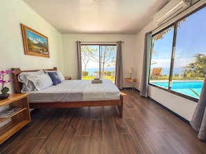 4 bedrooms, desk, WiFi, bed sheets