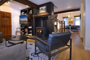 TV, fireplace, offices