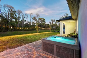 Terrace/patio - Brand New Luxury Modern House with Hot Tub (North Port)
