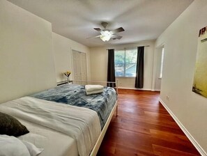 3 bedrooms - Spacious Home Close to UT/DTown
(Austin)