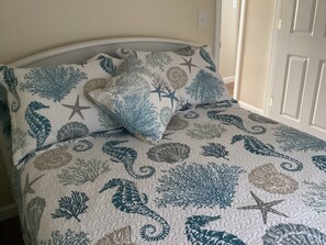 3 عدّة غرف نوم وواي فاي مجانًا وملاءات أسرّة