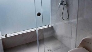 ห้องพาโนรามิกสวีท | ห้องน้ำ | ของใช้ในห้องน้ำฟรี