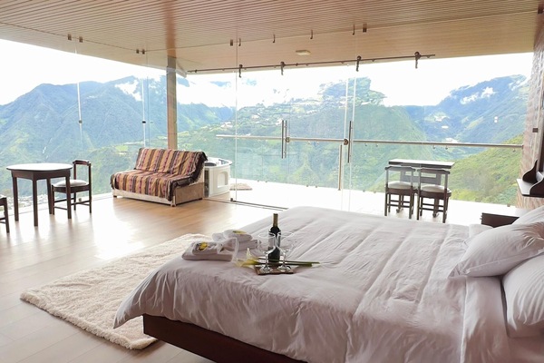 Comfort Suite | Individually decorated, individually furnished, desk, laptop workspace