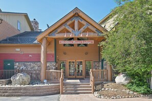 Apartment (2 Bedrooms) | Exterior