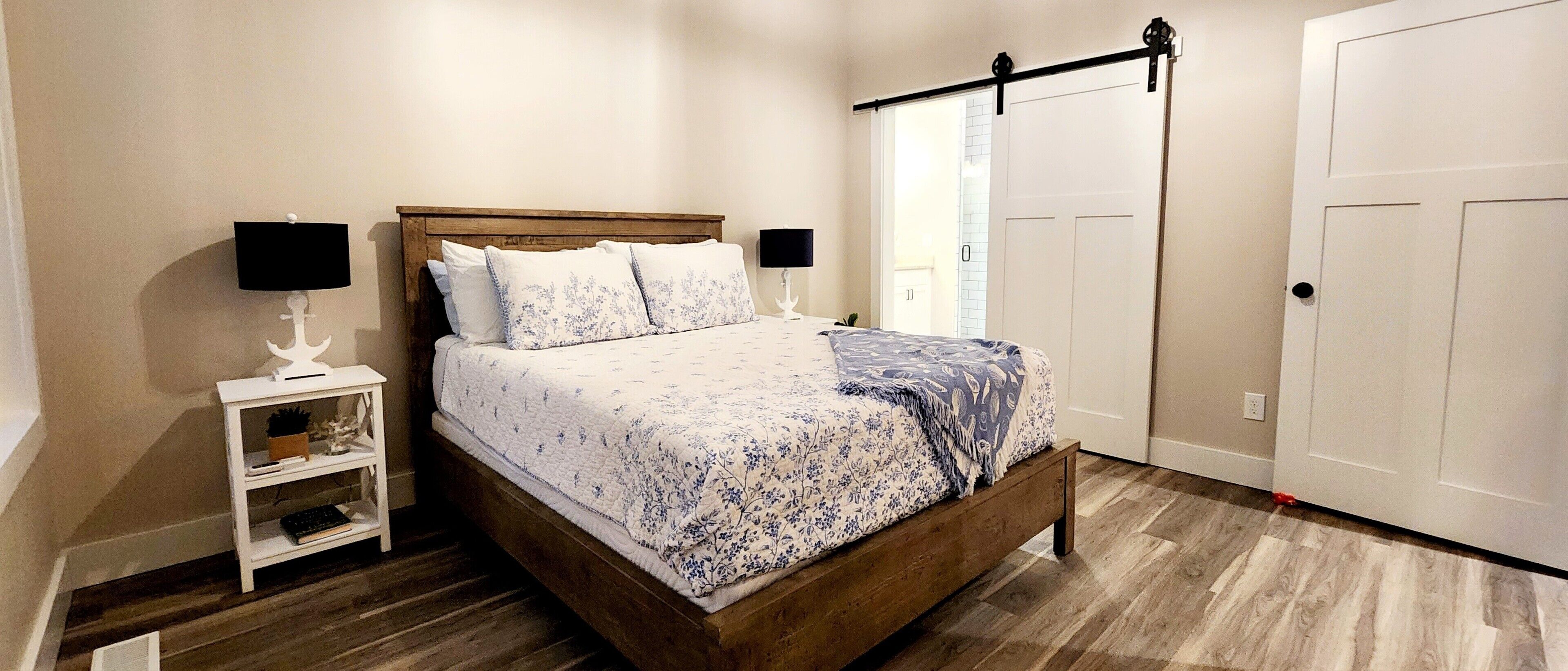 2 bedrooms, desk, iron/ironing board, travel crib