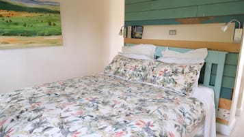 1 bedroom, iron/ironing board, Internet, bed sheets